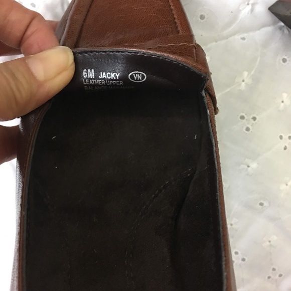 Aerosole dark tan leather pump size 6M - Picture 8 of 8